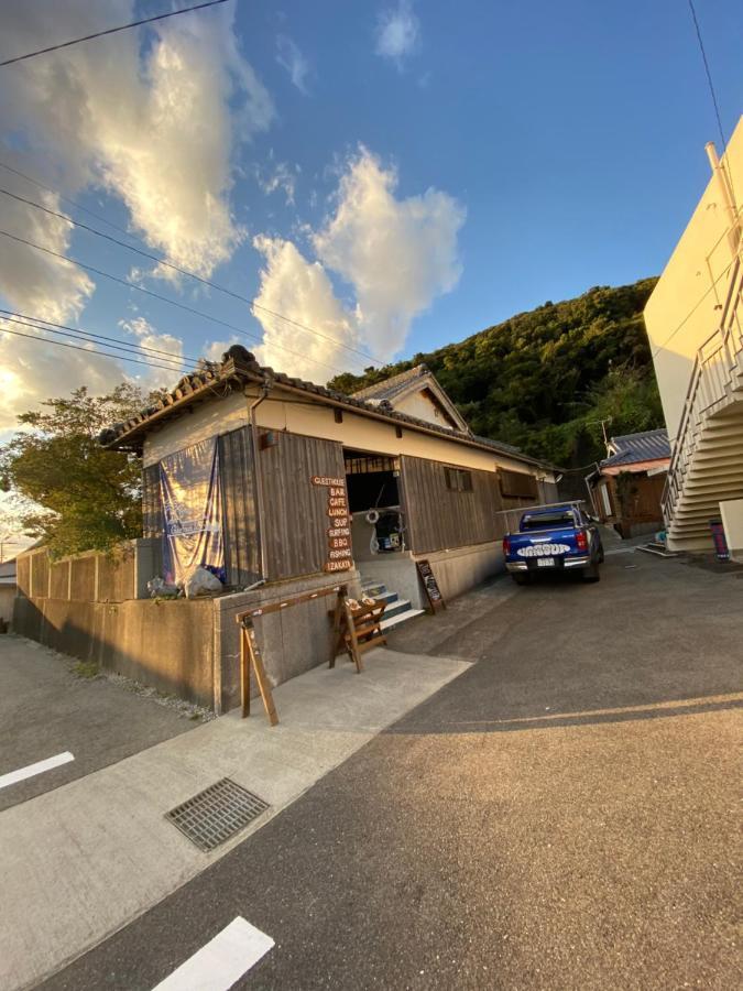 Guest House & Bar Diamond Head Mihana Exterior photo